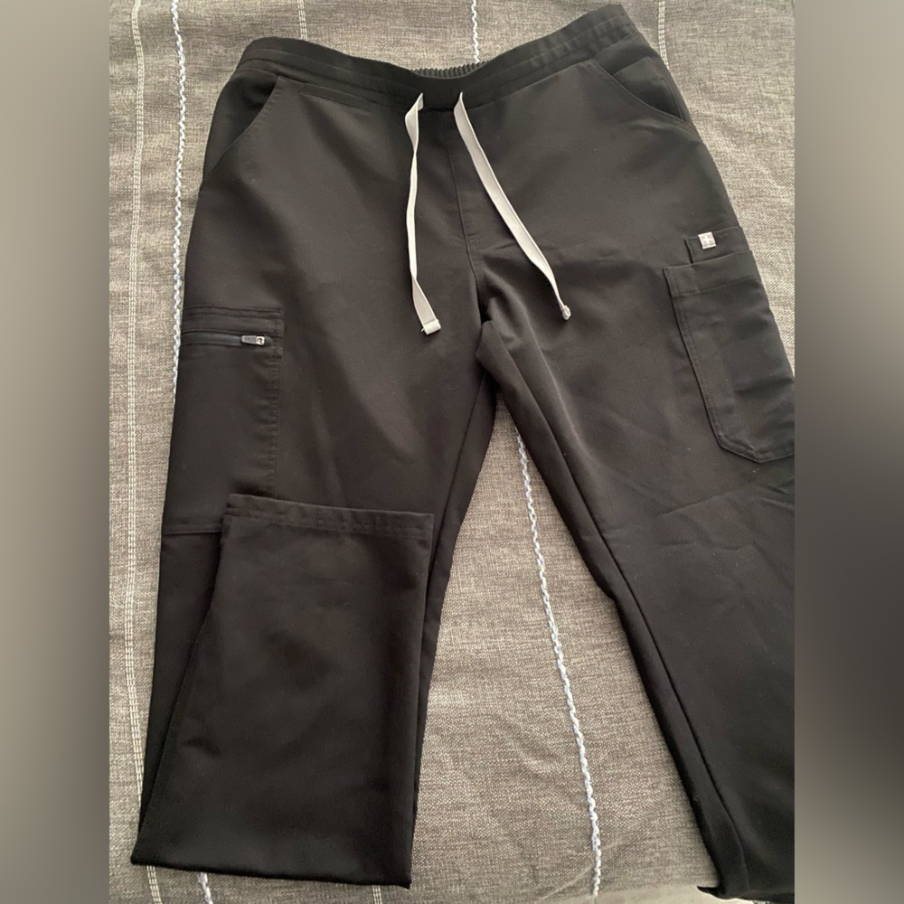 Women’s Figs Scrub Pants